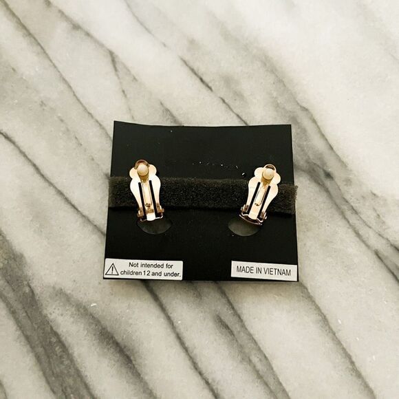 Chelsea NYC Earrings Gold Toned Clear Crystal round Clip On - Picture 3 of 4